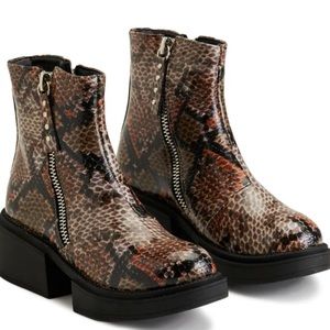 SEVEN7 Women's Vault Boots- Brown Snake- Size 8